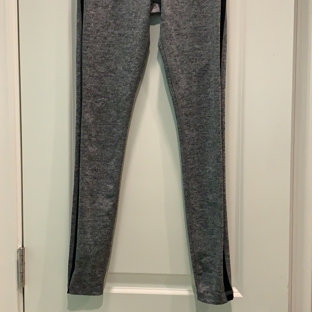 FOREVER 21 SIZE XS LEGGINGS - Picture 3 of 11